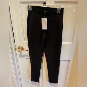 NWT - Zara Basic Body Shaping Black Leggings with Textured Sides - Size medium